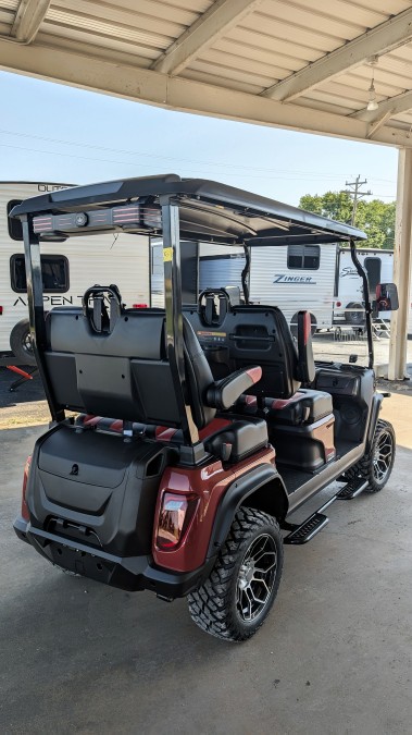 2025 Maverick 4 PLUS 3