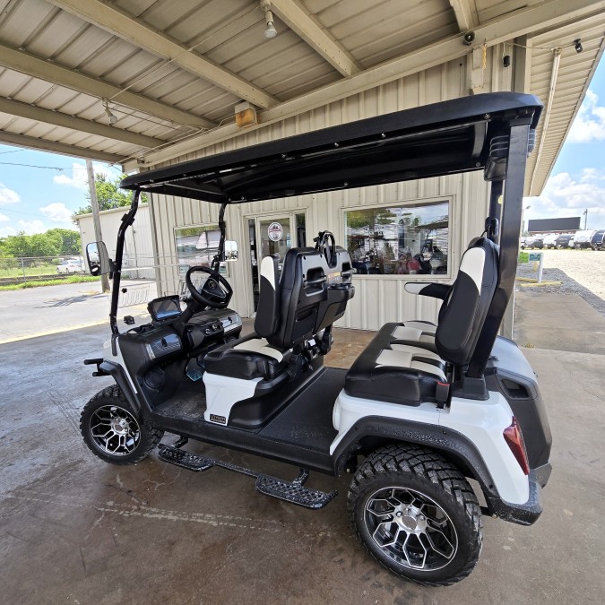 2025 Maverick 4 PLUS 3