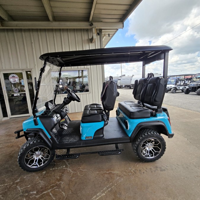 2025 Maverick 4 PLUS 2