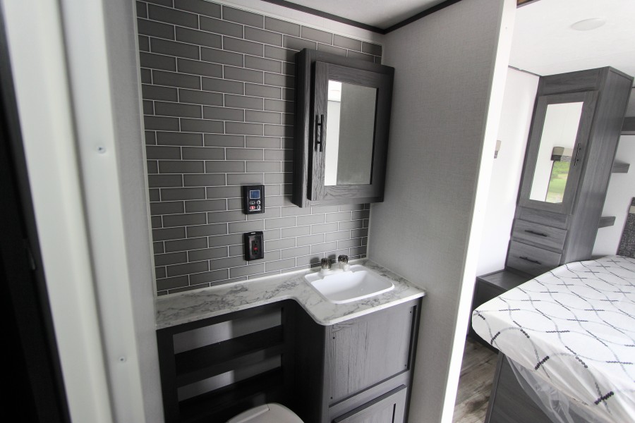 2025 Dutchmen Aspen Trail 360TH LOFT 17