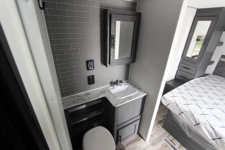 2025 Dutchmen Aspen Trail 360TH LOFT 18