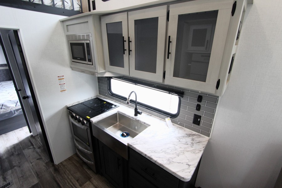 2025 Dutchmen Aspen Trail 360TH LOFT 12