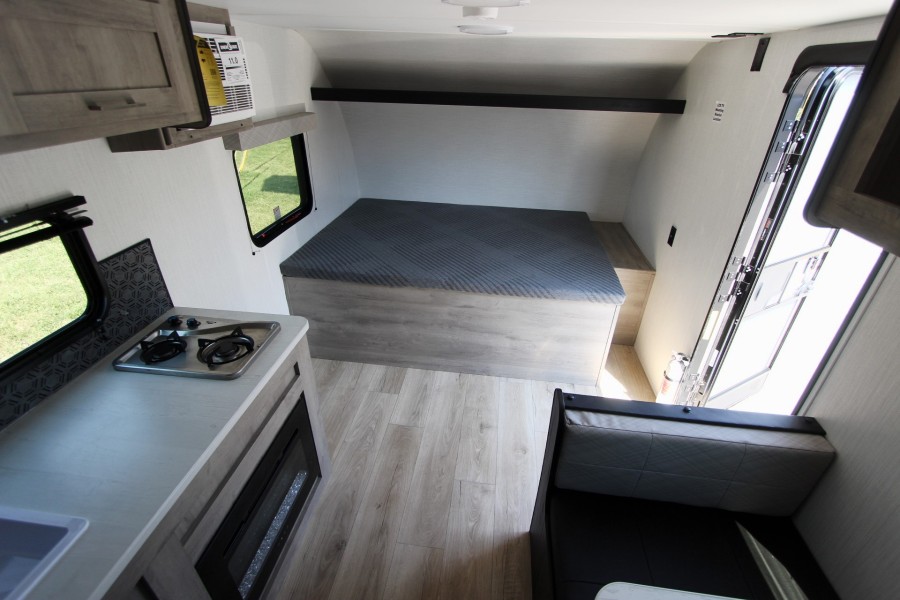 2025 Cruiser RV Avenir 17RB 21