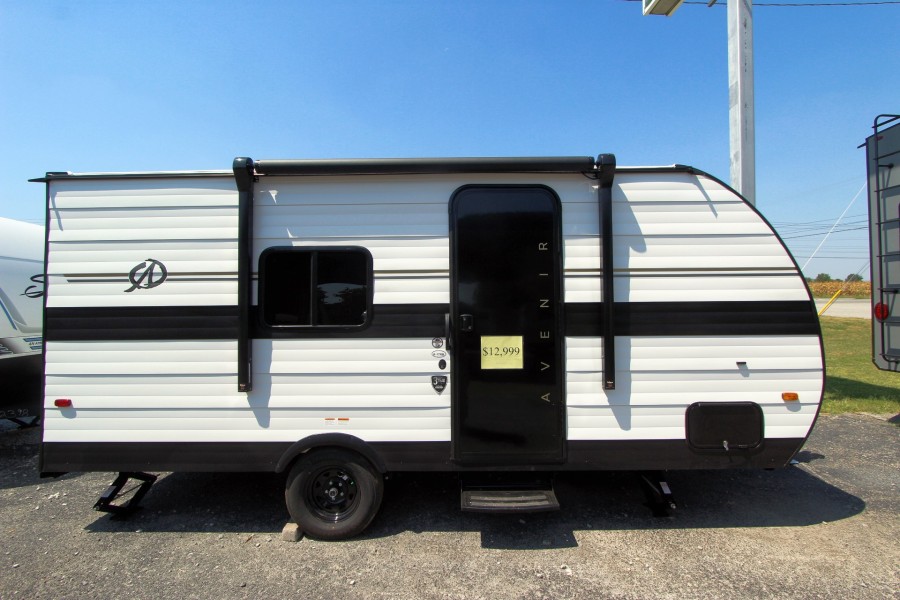 2025 Cruiser RV Avenir 17RB 1