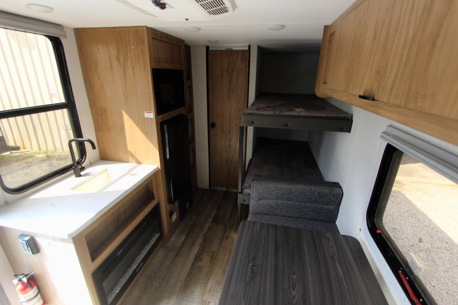 2024 Cherokee Wolf Den 16EV 5