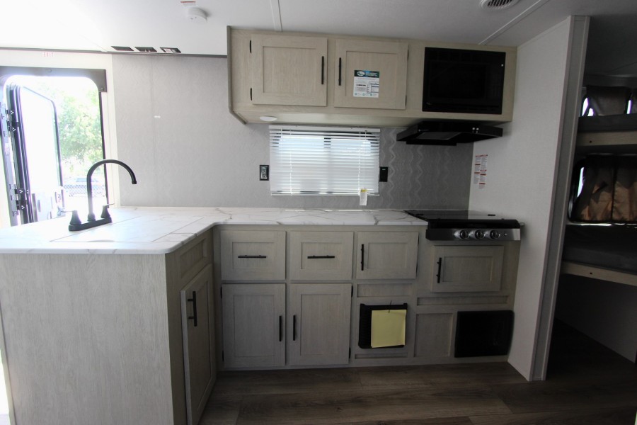 2025 Shasta I 5 525BHS 9