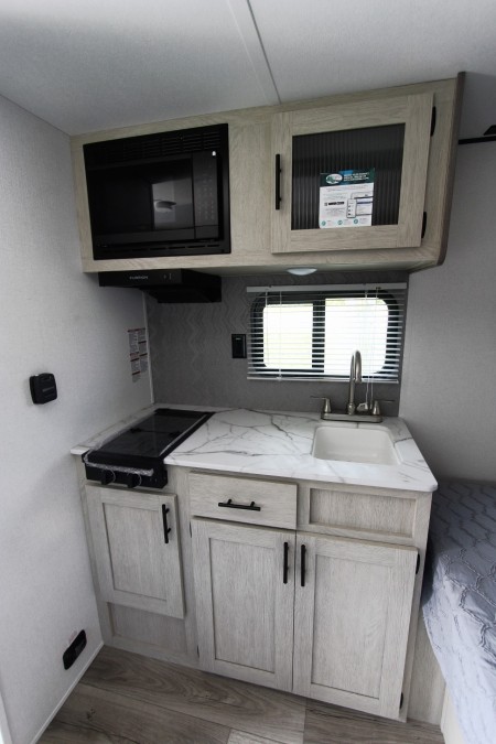 2025 Shasta Compact 16RE 7