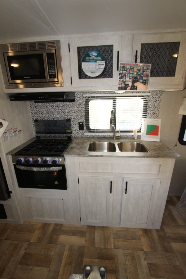 2023 Forest River RV Shasta 18FQ 9