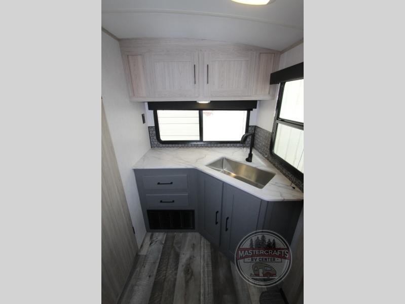 2022 Heartland Sundance ULTRA LITE 231ML 9