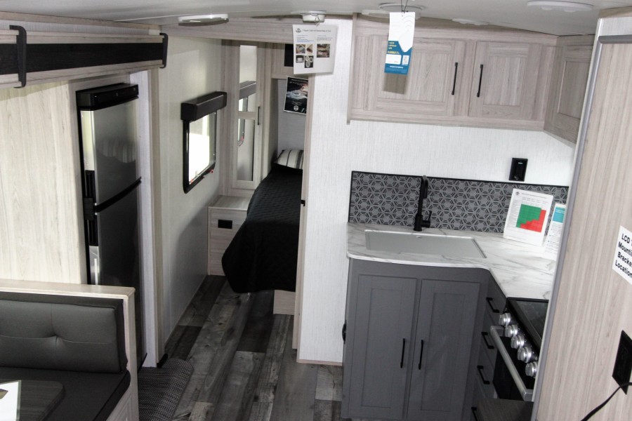 2022 Heartland Sundance ULTRA LITE 255BH 6