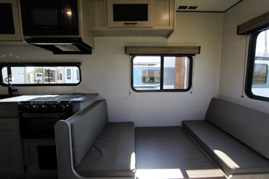 2025 CrossRoads RV Zinger 211RD 13