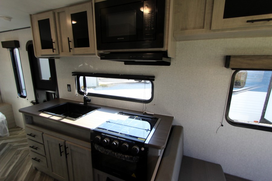 2025 CrossRoads RV Zinger 211RD 12