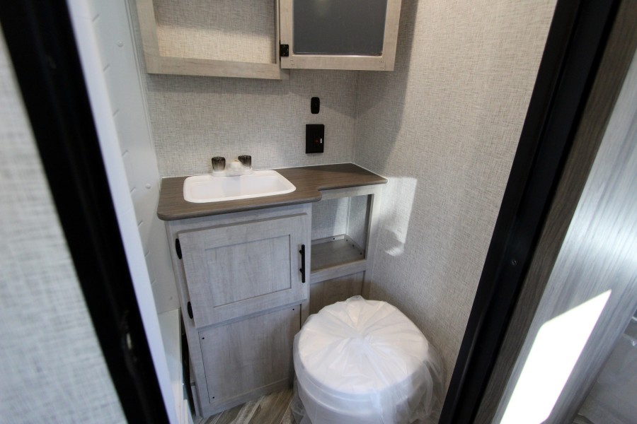 2025 CrossRoads RV Zinger 211RD 19