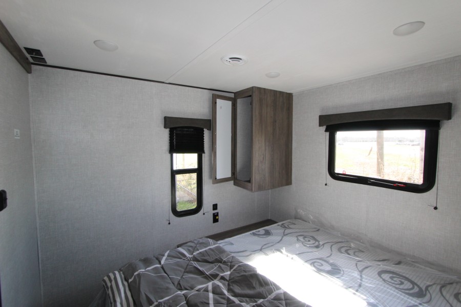 2022 CrossRoads RV ZINGER LITE ZR259FL 17